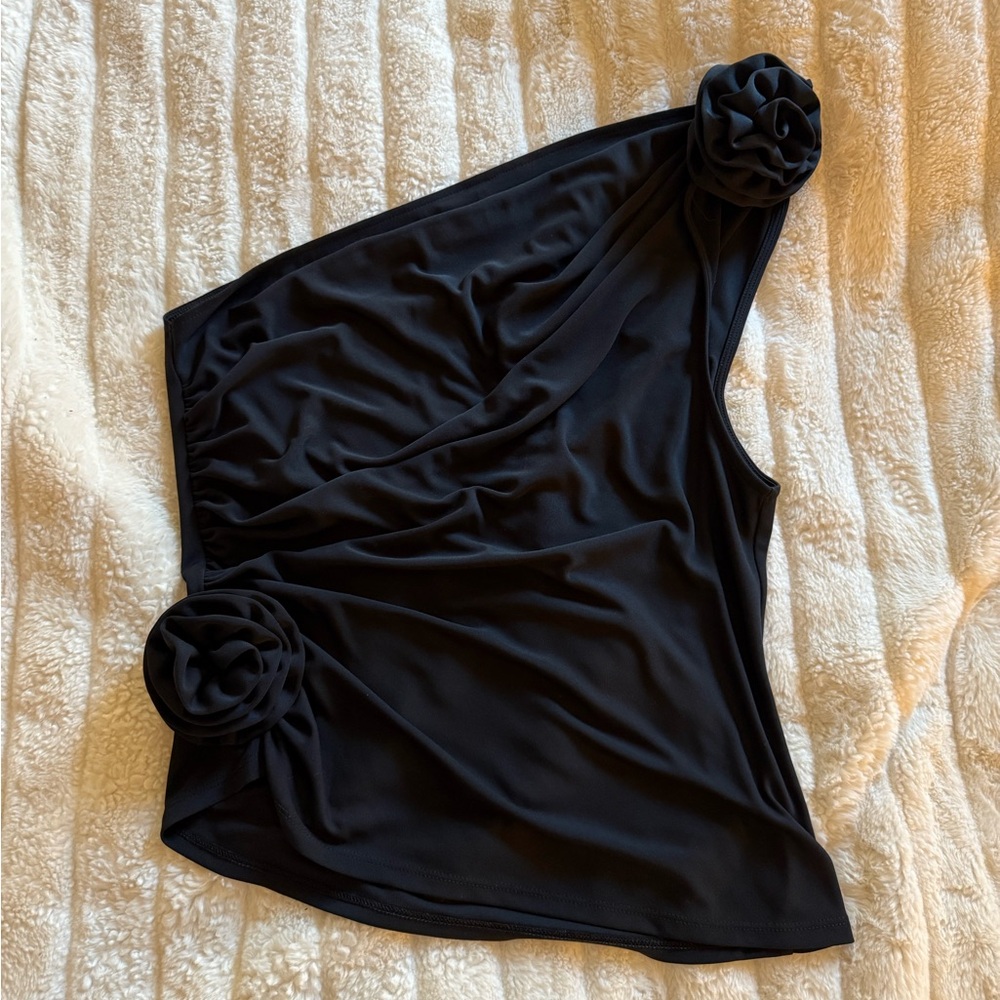 One shoulder top